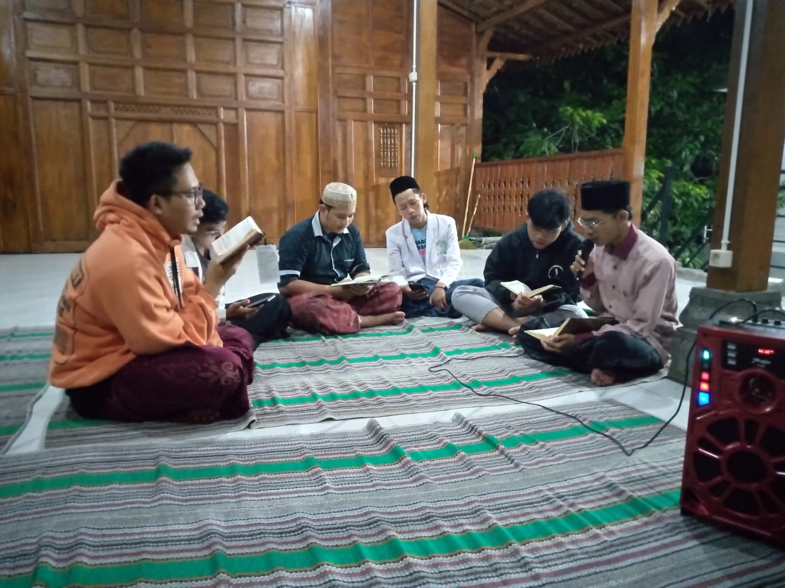 Beberapa Keutamaan Penghafal Al Quran